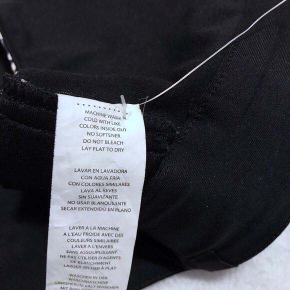 Fabletics NWT Black and White Sports Bra Women XS (4) - Picture 9 of 10